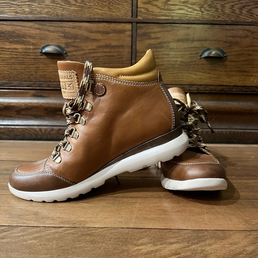 Pikolinos Madrid size 39 (8.5 US)- never worn